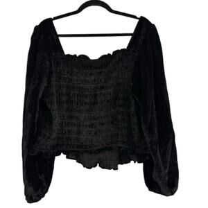 Torrid Velvet Smocked Blouson Sleeve Crop Top Size 2‎